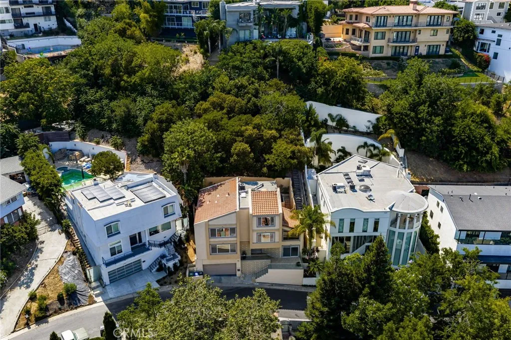 3751 Prestwick Drive, Los Angeles, California 90027 home-pic-48